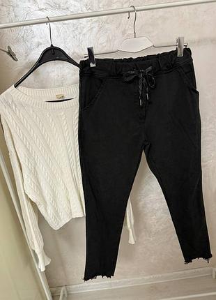 Біла кофта вʼязана светр косичкою штани спортивні джинси стрейчеві на резинці чорні жіночий штани