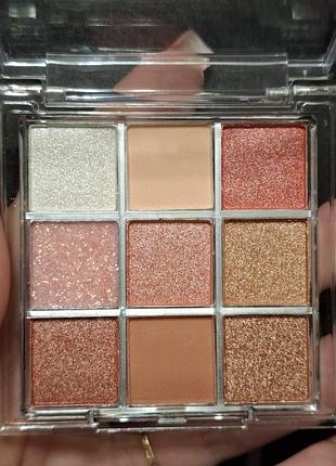 Палетка теней для глаз на 9 цветов