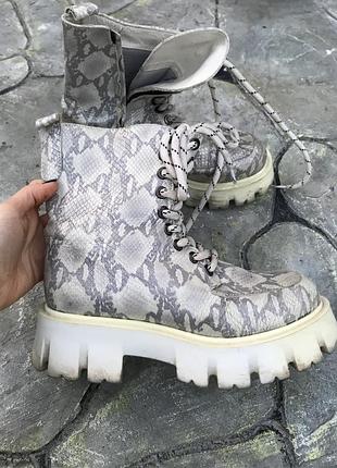 Шкіряні ботинки