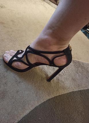 Замшеві чорні босоніжки h&м 41 р.