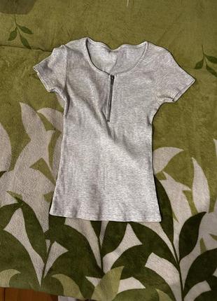 Топ сірий жіночий з блискавкою