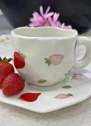 Чашка с блюдцем земляника Клубника 300 мл