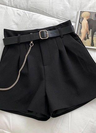Стильные трендовые шорты