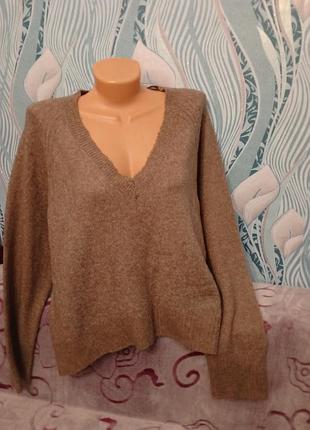 Теплий жіночий светр