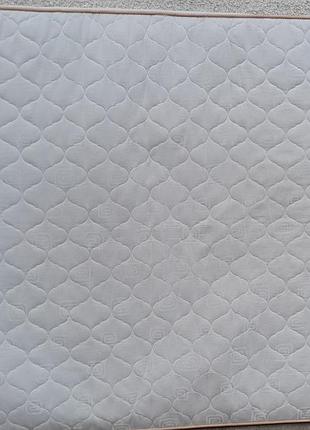 Продам матрац 1.60 м×2.00 м