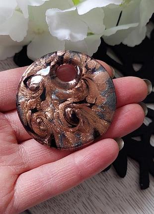 Круглая подвеска,кулон с мурманской стекла(диаметр 5 см)