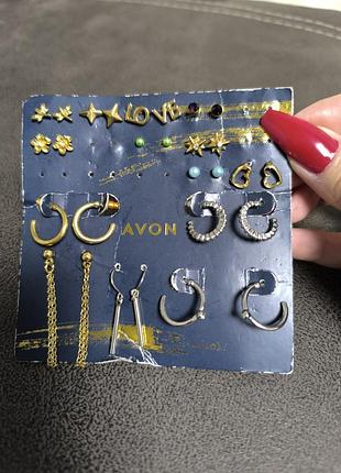 14 пар миленьких сережок від avon