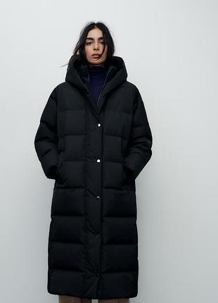 Длинный водо- и ветронепроницаемый пуховик с капюшоном zara