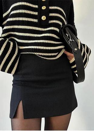 Класична чорна спідниця.  класична спідниця.