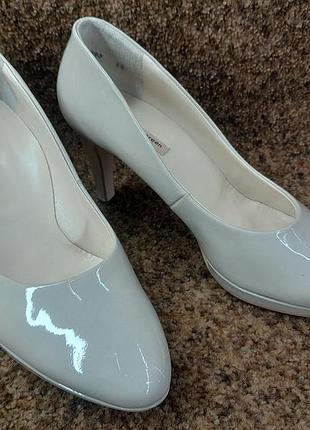 Туфли на каблуке оригинал paui green 39 размер.