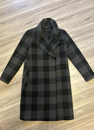 Жіноче осіннє пальто