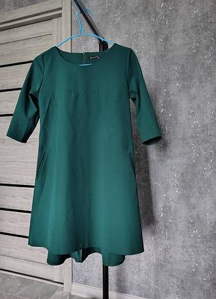 Зеленое свободное платье