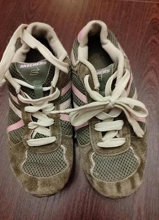 Кроссовки для девочек.