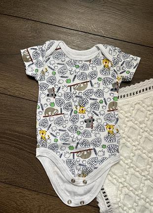 Білий боді короткий рукав для дитини 0-3 міс 62 см з джунглями сама на коала лінивець котоновий