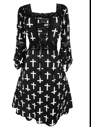 Чорно-біла сукня у стилі ренесанс з принтом у вигляді хрестів сша