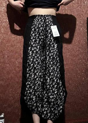 Легкие женские брюки двухцветные с широкой удобной резинкой на поясе