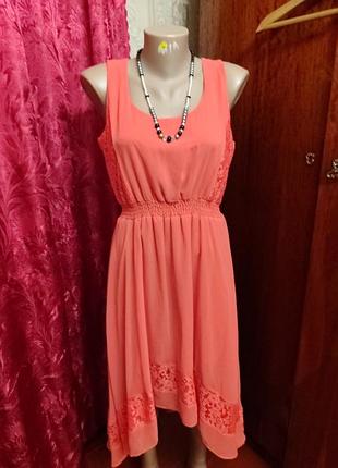 Праздничное платье, кружево.