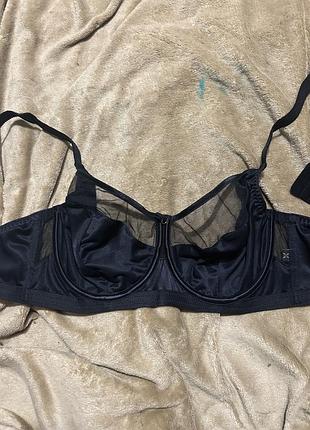 Бюстгалтер