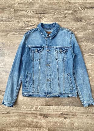 Джинсова куртка джинсівка з потертостями asos