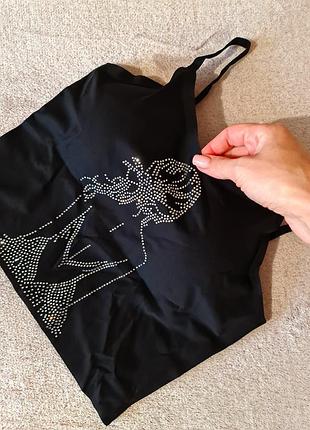 Шикарний чорний літній жіночий кроп топ майка зі стразами камнями переливається на сонці розмір s підкладка push-up зйомна