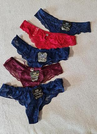 Комплект набор из 5 женских ажурных кружевных трусиков со стразами по камням и портупеей бразилиана размер s синие бордо (марсала) и красные