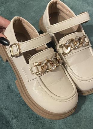 Туфлі лофери дитячі в новому стані