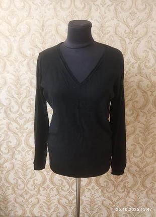 Фирменная кофта с декольте 46-48