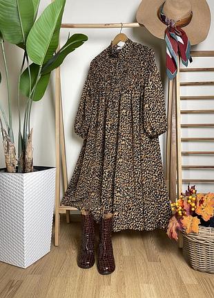 Красива лео сукня