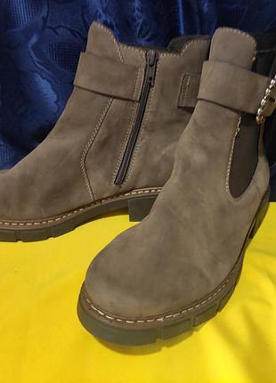 Жіночі черевики rieker