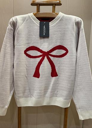 Светр є 26.