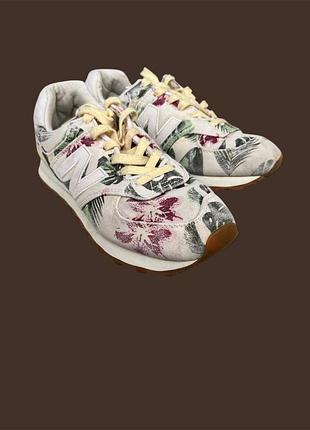 Кроссовки цветочные