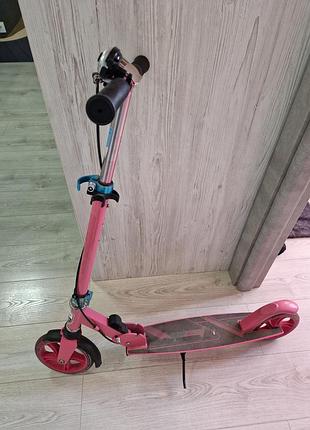 Самокат для девочки.