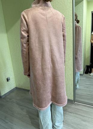 Двостороннє жіноче пальто рожевого кольору з м’яким ворсом — елегантне та тепле
