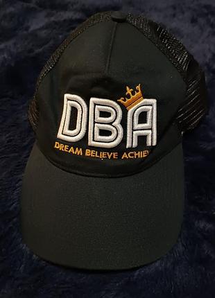 Бейсболка черная dba dream believe achie с короной
