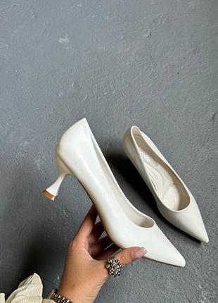 Туфли на маленьком каблуке рюмка