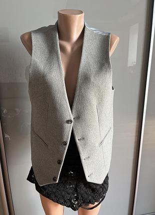Красива стильна жилетка
