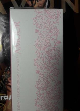 Амур квітковий аромат оригінал  avon