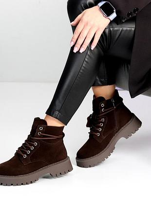 Стильные замшевые демисезонные ботинки