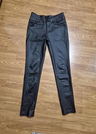 Брюки брюки фирменные эко кожа