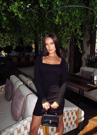 Женское платье в рубчик