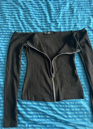 Лонг з пальчиком і відкритими плечима