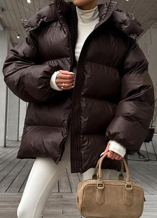 Пуховик женский оверсайз, со съёмным капюшоном, шоколадный