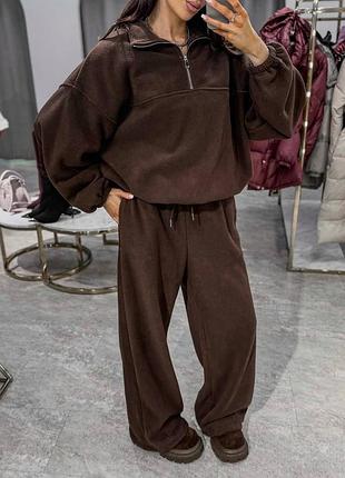 Жіночий костюм