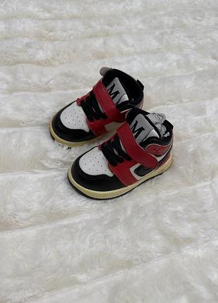 Кросівки для немовля найк