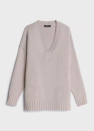 Мʼякий светр оверсайз з в вирізом