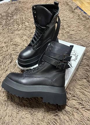 Нові теплі чоботи , без дефектів