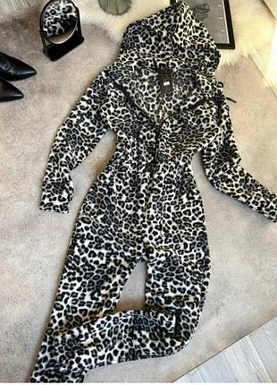 Женский комбинезон 🌸
ткань: флис (туреченина) 🇹🇷)
цвет: серый 
размер: 46-48 
🩶цена: 550 грн 🩶