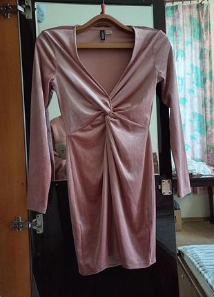 Бархатное обтягивающее платье мини