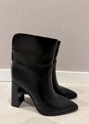 Ботильйони шкіряні