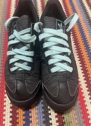 Кросівки adidas q16189